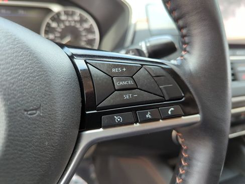 Used 2020 Nissan Altima 2.5 SR FWD image 12