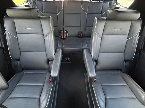 Used 2023 Cadillac Escalade Premium Luxury w/ LPO, Illumination Package AWD/4WD image 13