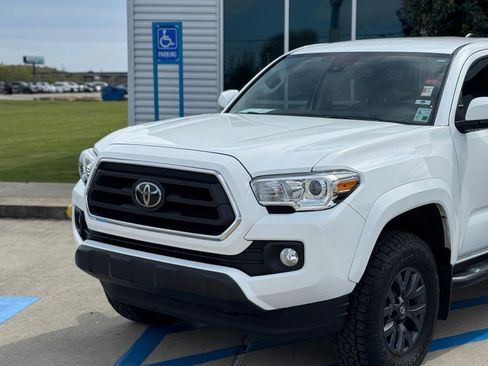 Used 2023 Toyota Tacoma SR5 w/ Technology Package image 2