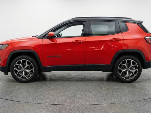Used 2025 Jeep Compass Limited AWD/4WD image 5