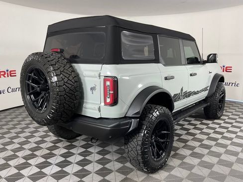 Used 2023 Ford Bronco Badlands w/ Sasquatch Package AWD/4WD image 3