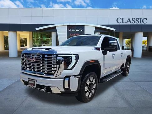 Used 2024 GMC Sierra 2500 Denali w/ Denali Reserve Package AWD/4WD image 3