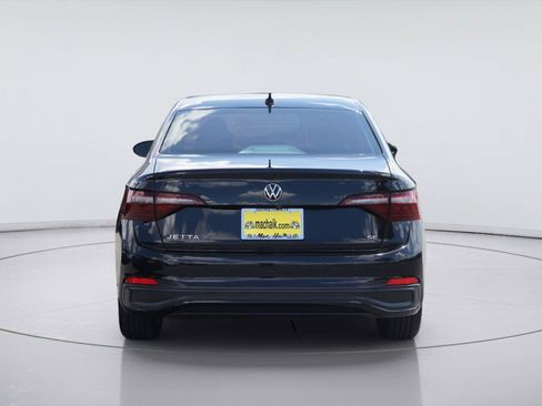 Used 2022 Volkswagen Jetta SE FWD image 7