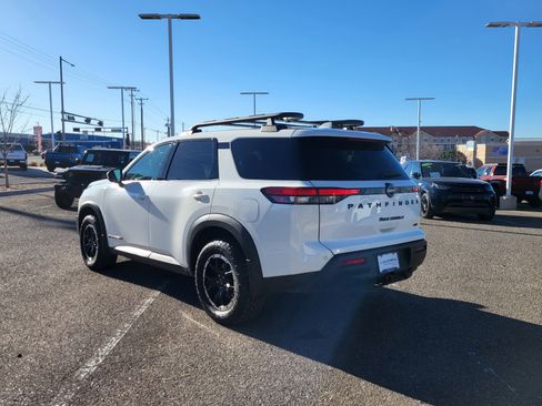 Used 2025 Nissan Pathfinder Rock Creek image 3