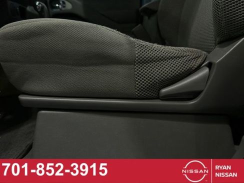 Used 2017 Nissan Frontier SV image 36