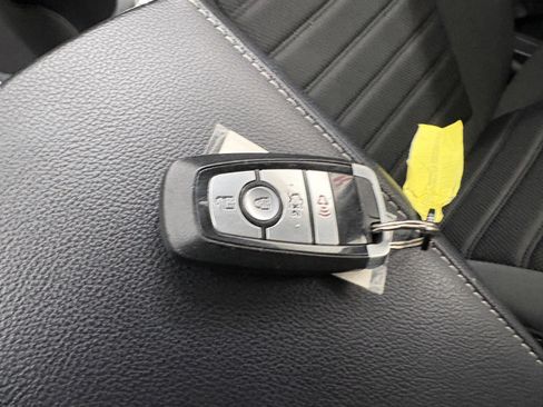 Used 2020 Ford Fusion SE image 33