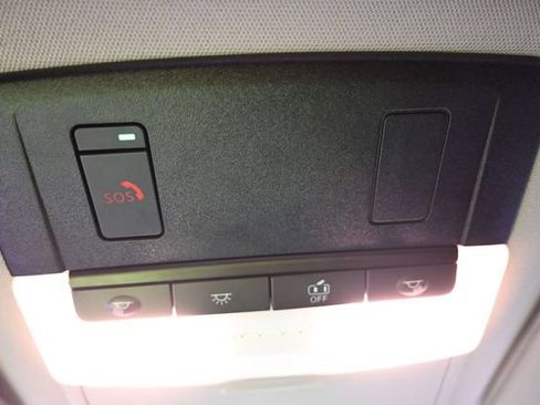 Used 2025 Nissan Altima 2.5 SV FWD image 19