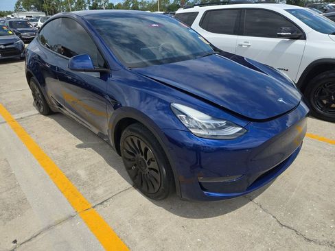Used 2021 Tesla Model Y Long Range AWD/4WD image 3