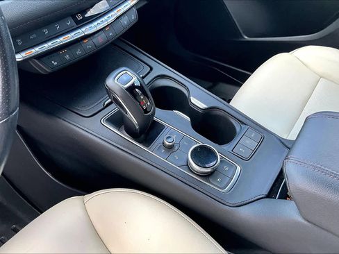 Used 2019 Cadillac XT4 Sport FWD image 16