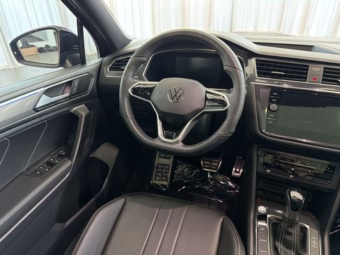 Used 2022 Volkswagen Tiguan SE R-Line FWD image 29