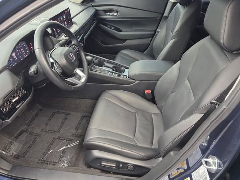 Used 2025 Honda Accord Touring image 9