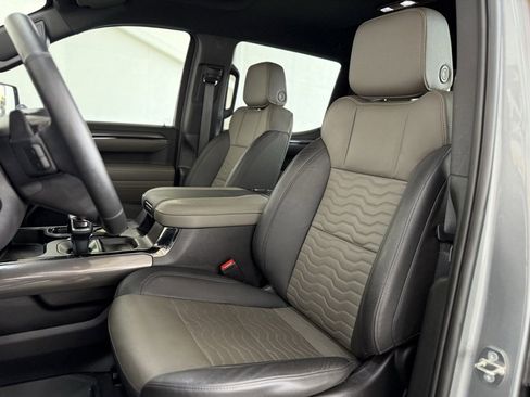 Used 2024 Chevrolet Silverado 1500 ZR2 w/ Technology Package image 26