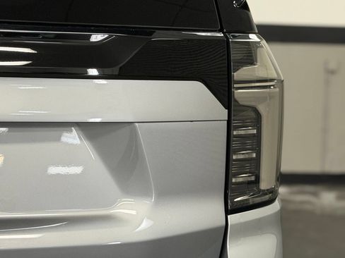 Used 2025 Chevrolet Tahoe Premier AWD/4WD image 14