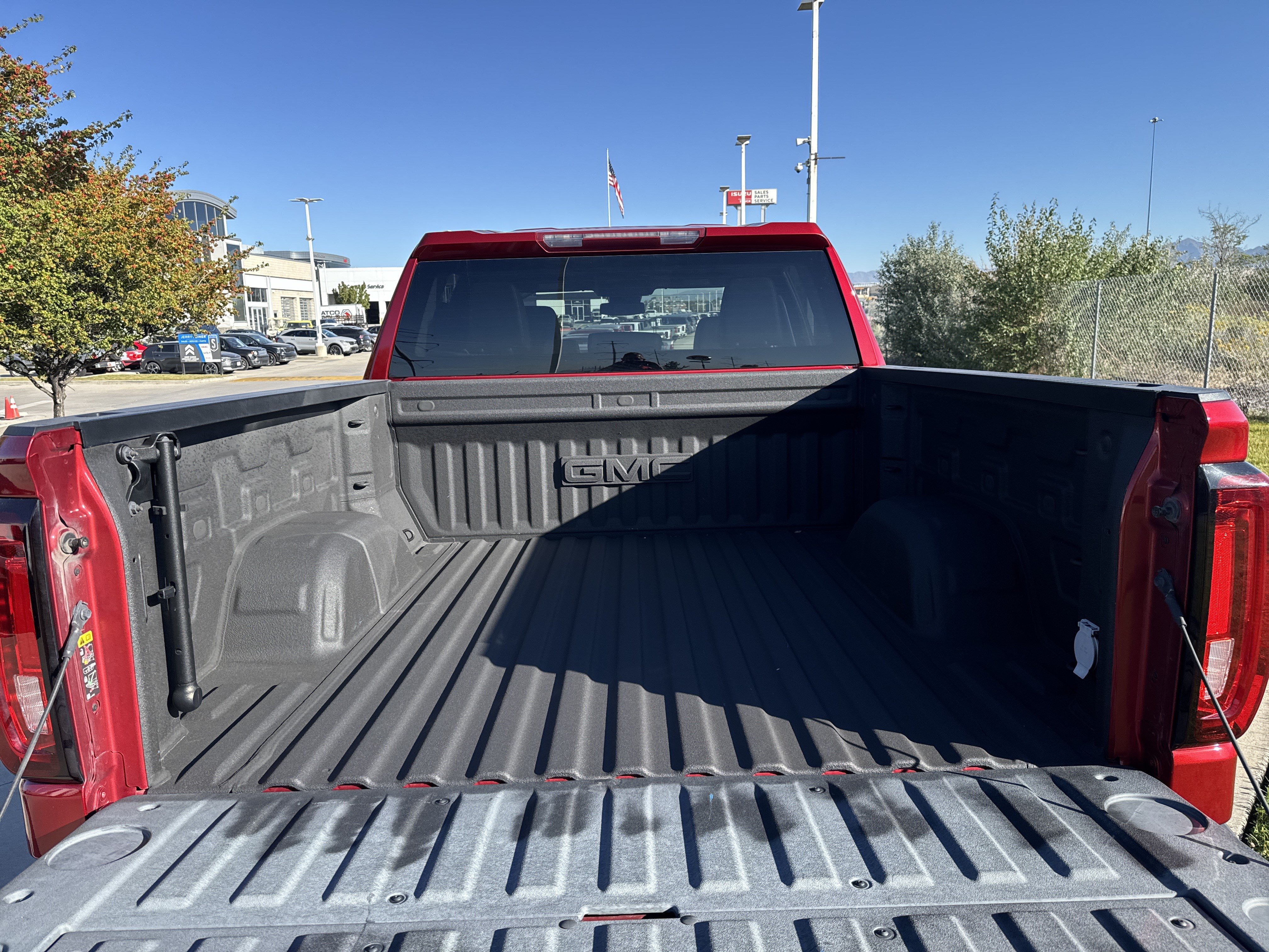 Used 2022 GMC Sierra 1500 SLT w/ SLT Convenience Package AWD/4WD image 25