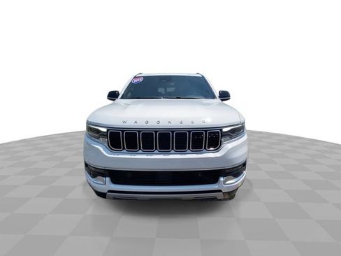 Used 2023 Jeep Wagoneer L Series II w/ Premium Group I AWD/4WD image 5