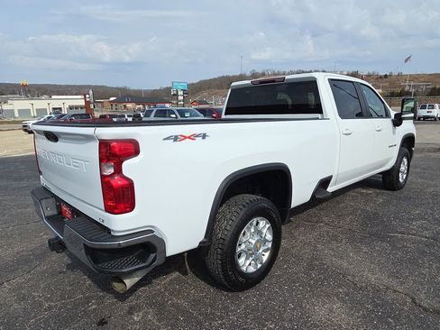 Used 2024 Chevrolet Silverado 3500 LT image 9