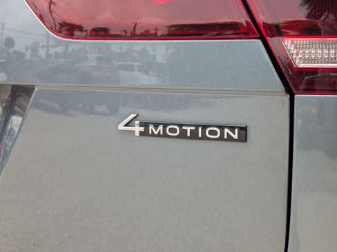 Used 2022 Volkswagen Tiguan SEL R-Line AWD/4WD image 15