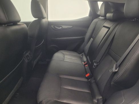 Used 2017 Nissan Rogue Sport SL image 18