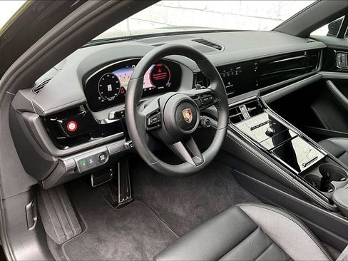 Certified 2025 Porsche Panamera 4 AWD/4WD image 4