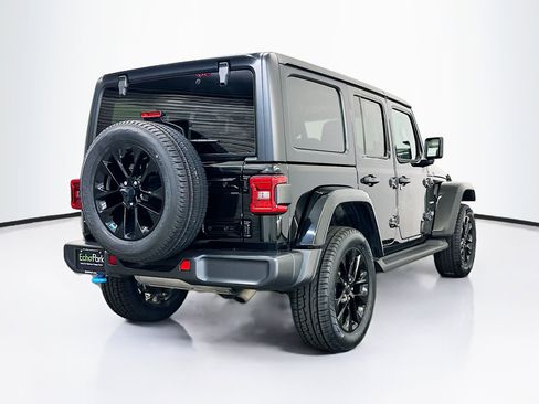 Used 2023 Jeep Wrangler Unlimited Sahara w/ Cold Weather Group AWD/4WD image 9