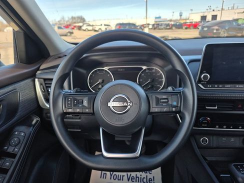 Used 2023 Nissan Rogue SV image 44