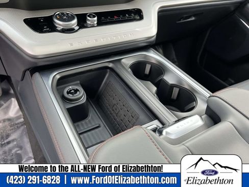 New 2025 Ford Expedition Max Active image 30