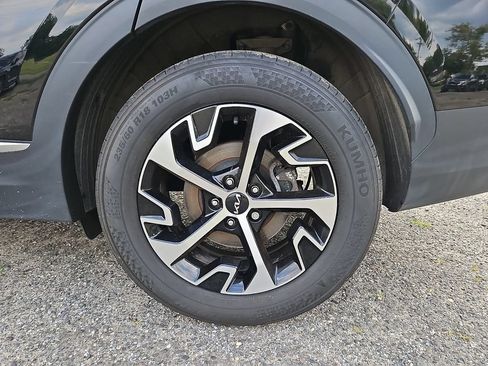 Certified 2024 Kia Sportage EX AWD/4WD image 9