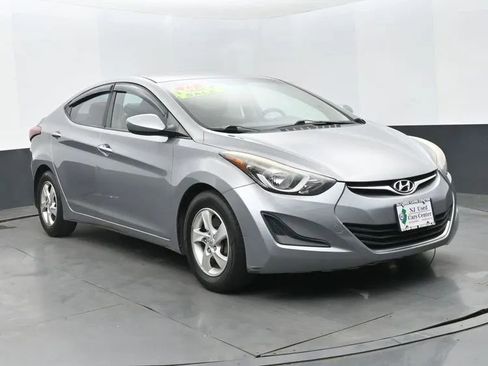 Used 2015 Hyundai Elantra SE image 2