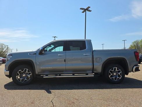 New 2026 GMC Sierra 1500 SLT image 13