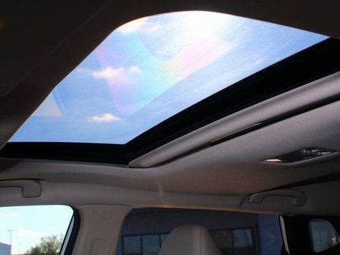 Used 2022 Nissan Rogue Sport SL w/ Premium Package image 5