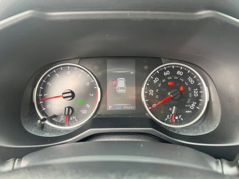 Used 2022 Toyota RAV4 XLE Premium AWD/4WD image 40