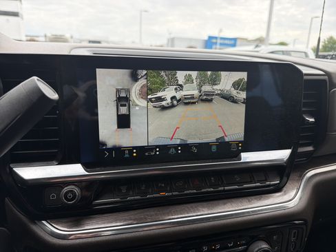 Used 2024 Chevrolet Silverado 2500 LTZ w/ LTZ Convenience Package AWD/4WD image 24