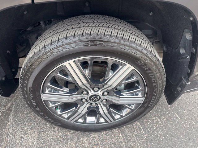 Used 2023 Toyota Sequoia Capstone AWD/4WD image 11