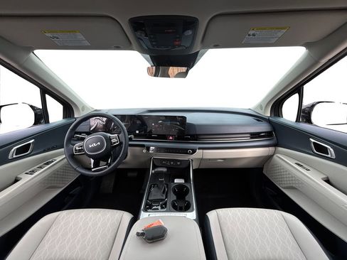 New 2026 Kia Carnival EX image 9