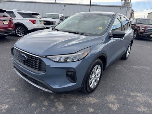 Used 2023 Ford Escape Active w/ Cold Weather Package image 7