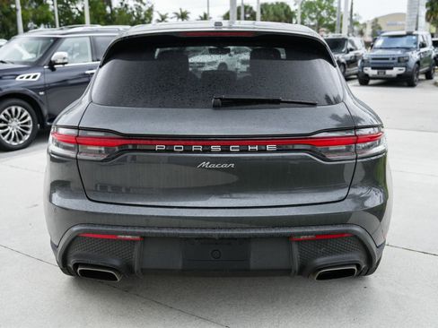 Used 2022 Porsche Macan Base image 8