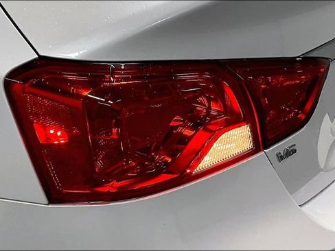 Used 2016 Chevrolet Impala LT w/ Leather Package FWD image 21