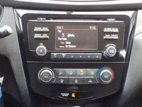 Used 2015 Nissan Rogue S image 6