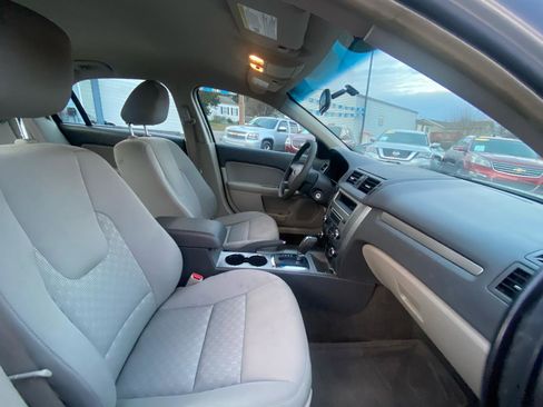 Used 2010 Ford Fusion SE FWD image 9