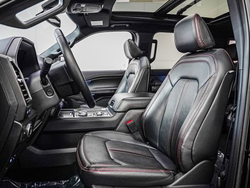 Used 2021 Ford Expedition Limited image 11