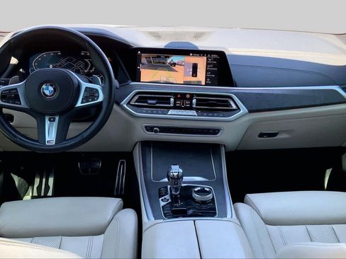 Used 2022 BMW X5 xDrive40i w/ M Sport Package AWD/4WD image 16