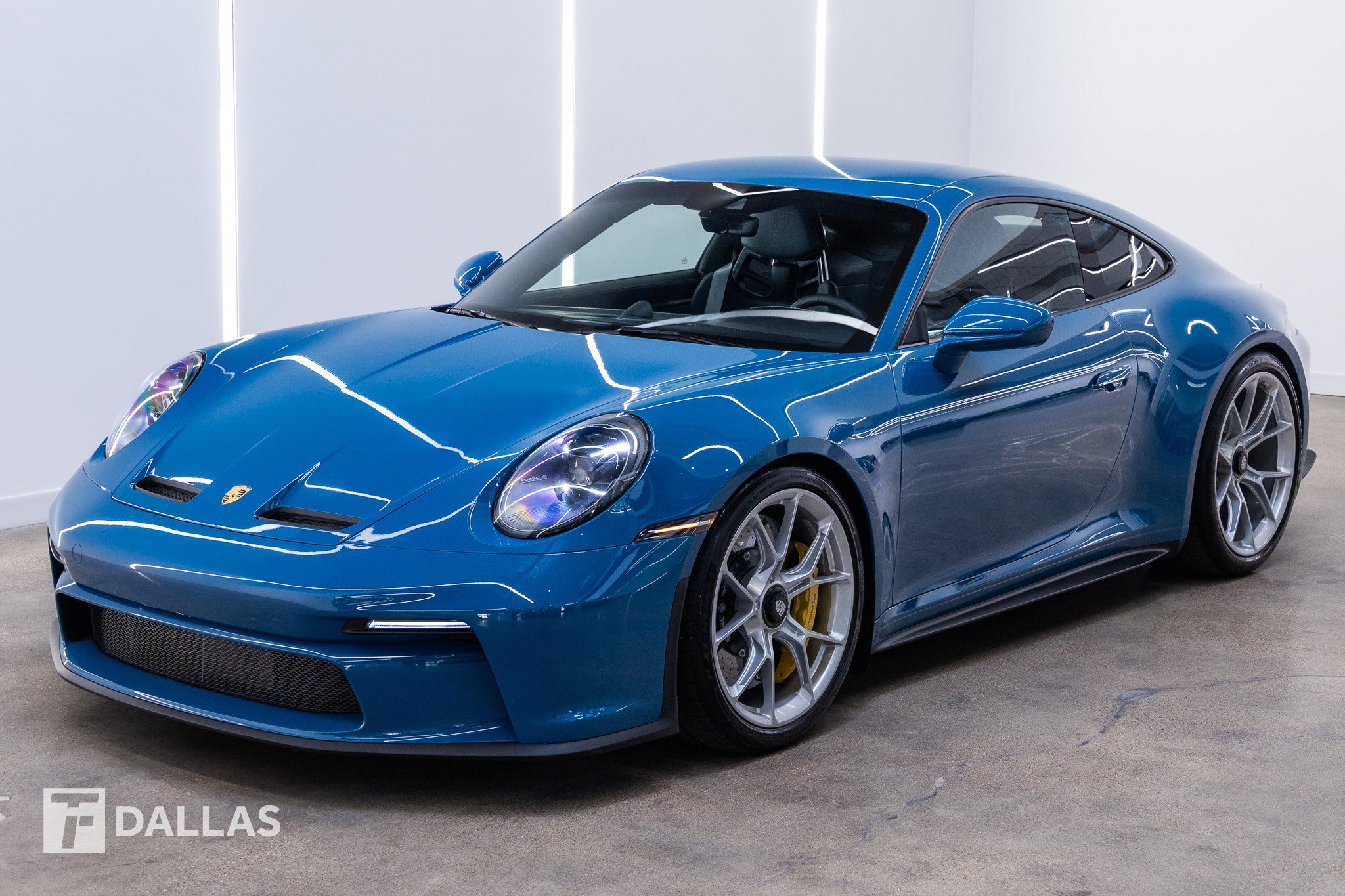 Used 2022 Porsche 911 GT3 RWD image 2