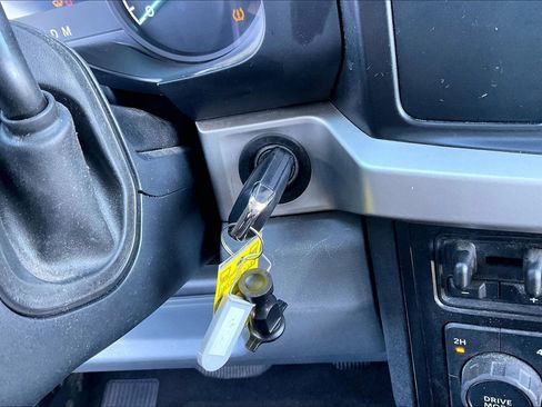 Used 2025 Ford F250 XLT image 35