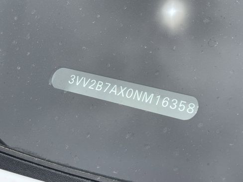 Used 2022 Volkswagen Tiguan SE image 11