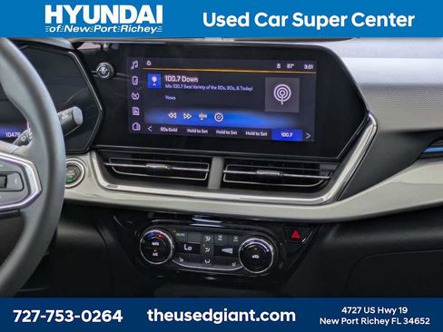 Used 2025 Chevrolet Trax LT w/ Driver Confidence Package FWD image 20