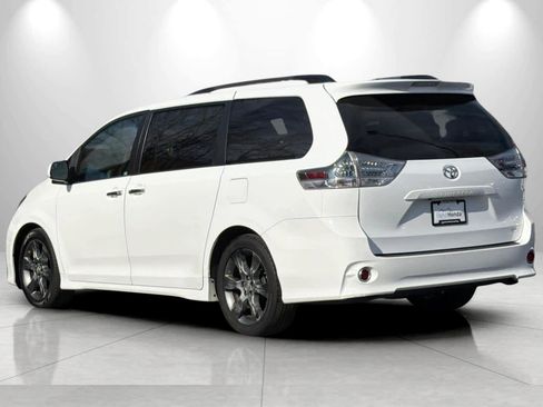 Used 2015 Toyota Sienna SE image 6