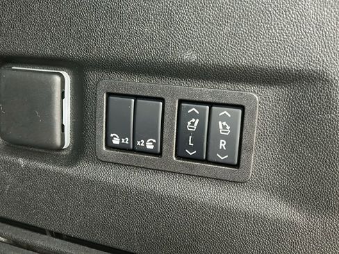 Used 2025 Chevrolet Suburban RST w/ RST Capability Package image 15