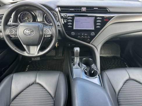 Used 2019 Toyota Camry SE FWD image 13