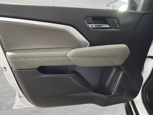 Used 2024 Chevrolet Colorado ZR2 w/ Technology Package image 30