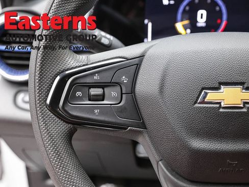 Used 2025 Chevrolet Trax LT FWD image 14